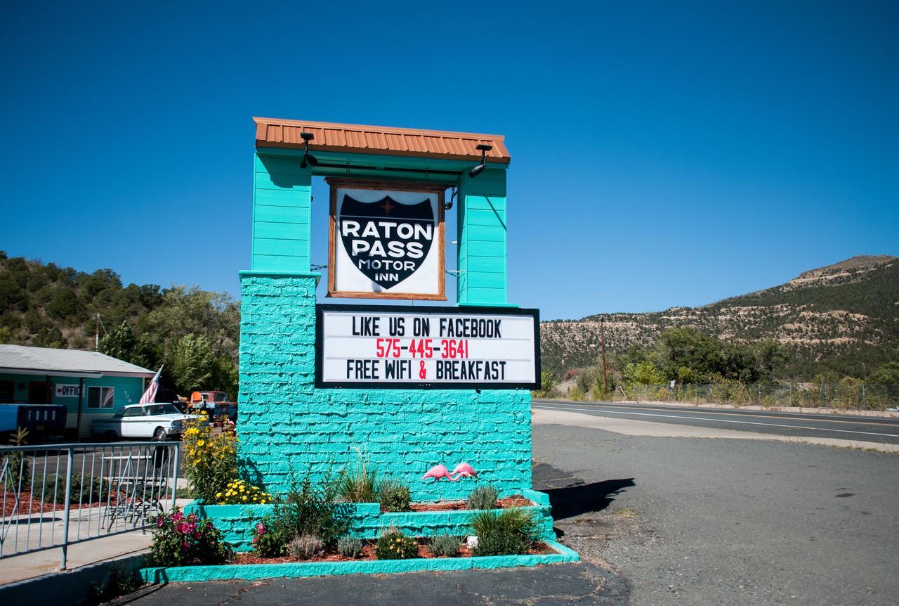 Raton Pass Motor Inn Extérieur photo