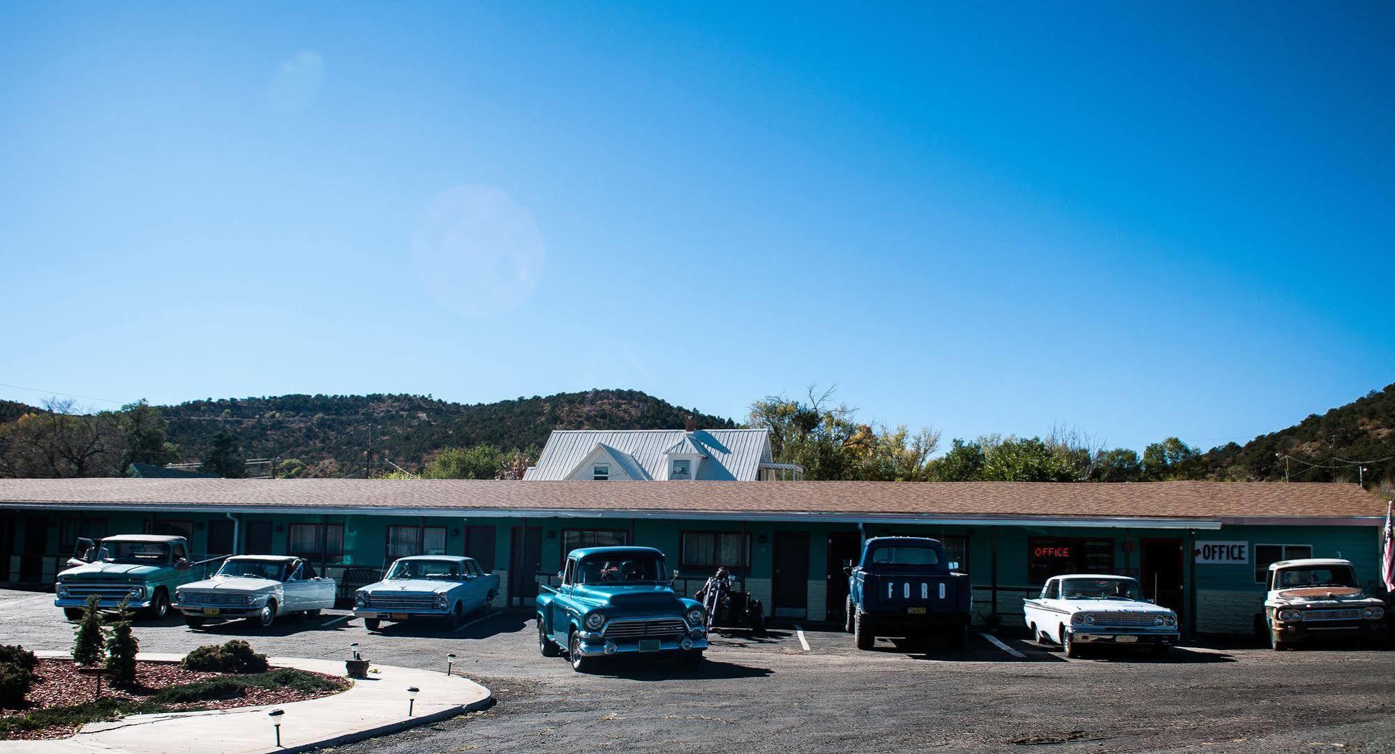 Raton Pass Motor Inn Extérieur photo