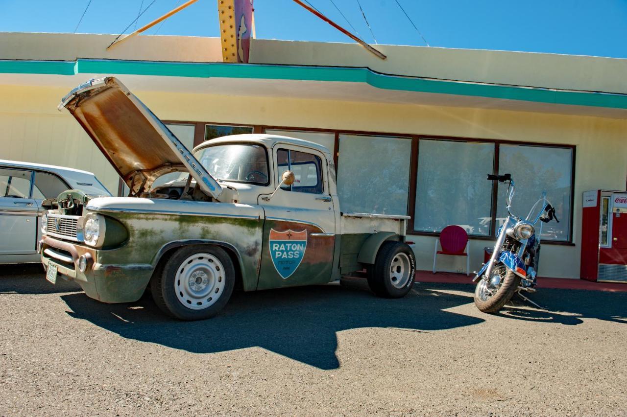 Raton Pass Motor Inn Extérieur photo